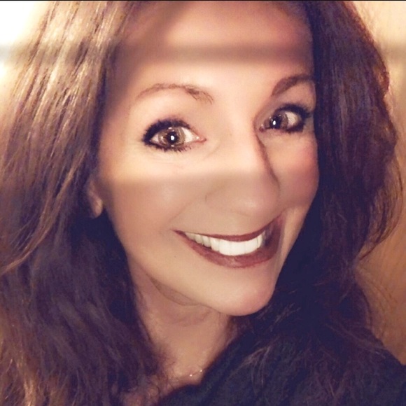 Meet your Posher, Rachelle - Picture 3 of 3